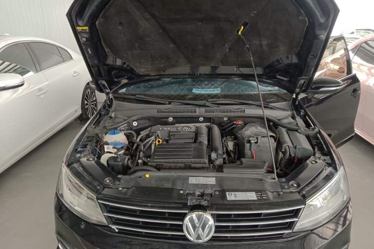Used Volkswagen Sagitar 2018 280TSI DSG Comfort Model Engine Bay