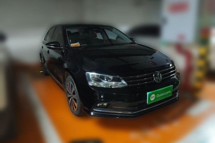 Used Volkswagen Sagitar 2018 280TSI DSG Comfort Model Front Right 45 Deg