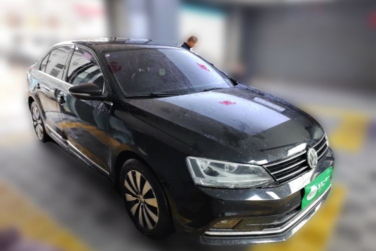 Used Volkswagen Sagitar 2018 280TSI DSG Comfort Model Front Right 45 Deg