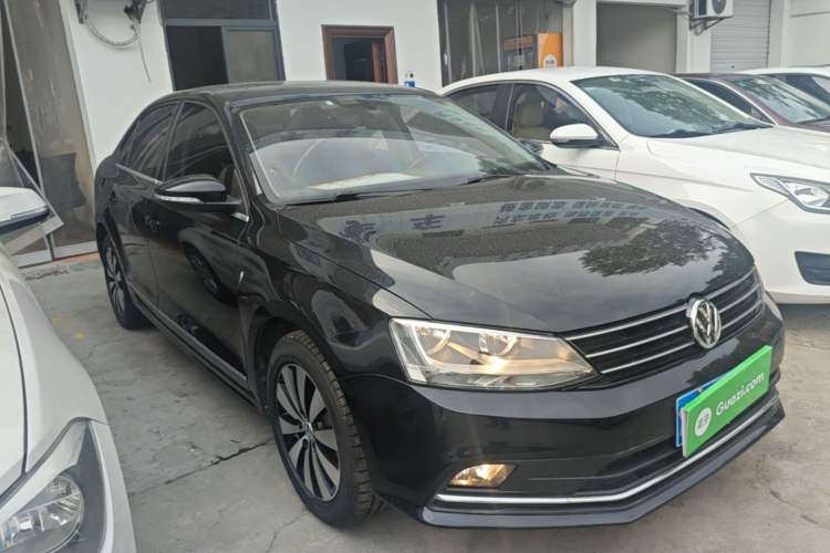 Used Volkswagen Sagitar 2018 1.6L Automatic Comfort Model Front Right 45 Deg