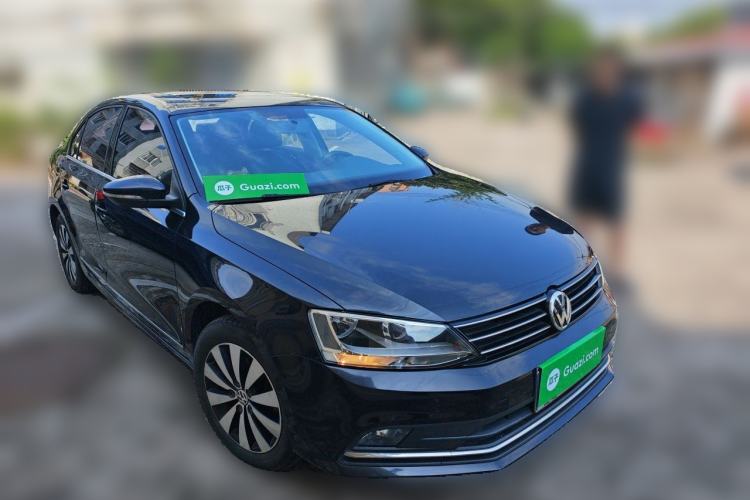 Used Volkswagen Sagitar 2018 280TSI DSG Comfort Model Front Right 45 Deg