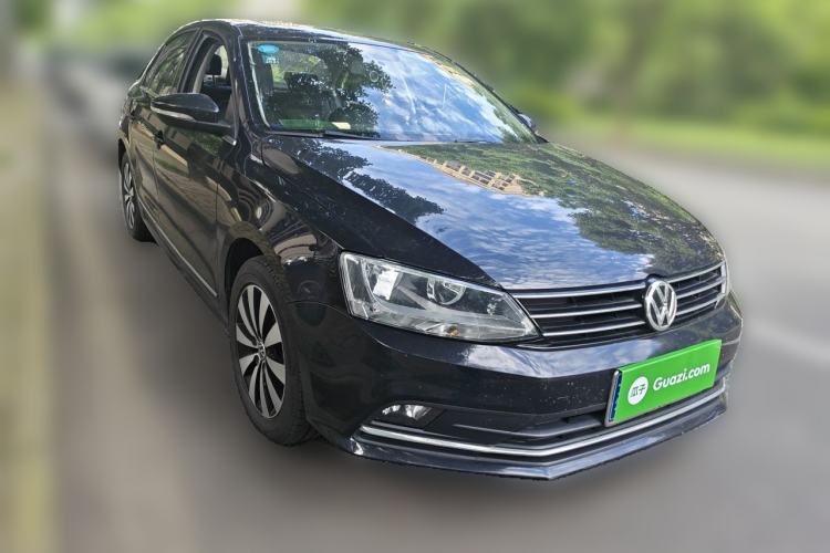 Used Volkswagen Sagitar 2018 280TSI DSG Comfort Model Front Right 45 Deg