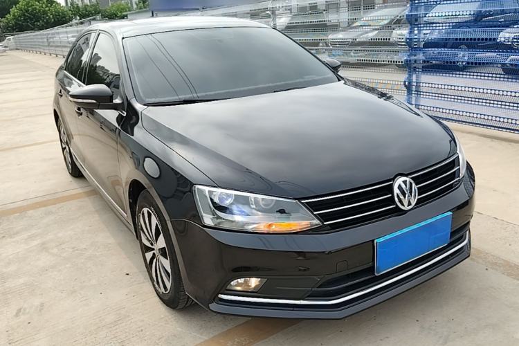 Used Volkswagen Sagitar 2018 280TSI DSG Comfort Model Front Right 45 Deg