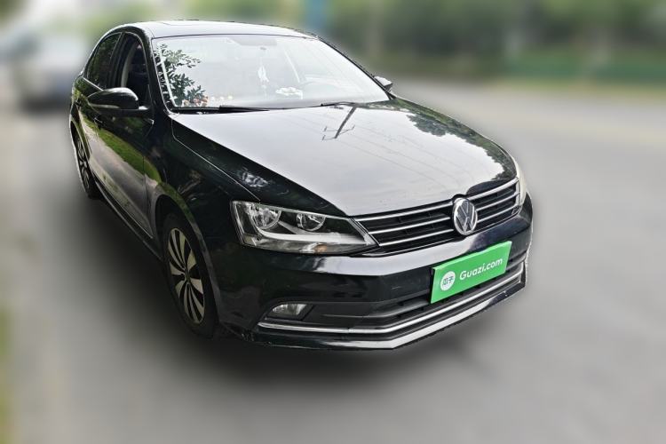 Used Volkswagen Sagitar 2018 280TSI DSG Comfort Model Front Right 45 Deg