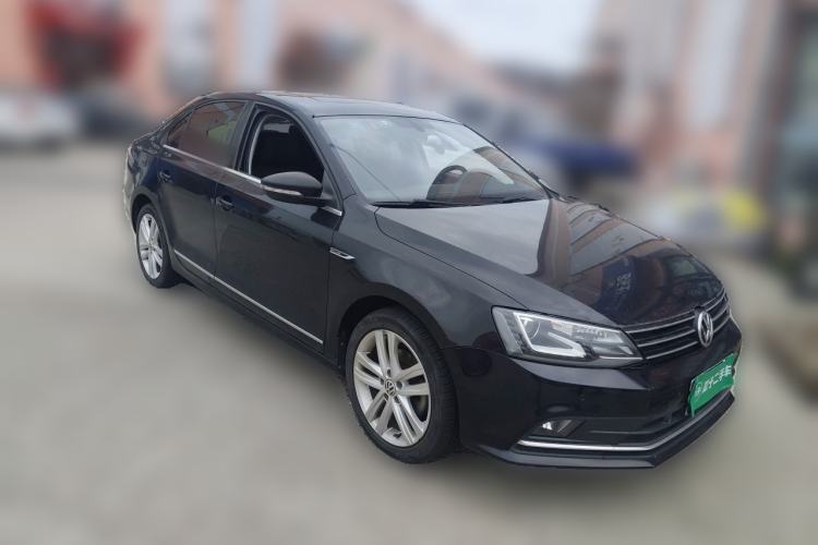 Used Volkswagen Sagitar 2018 280TSI DSG Luxury Model Front Right 45 Deg