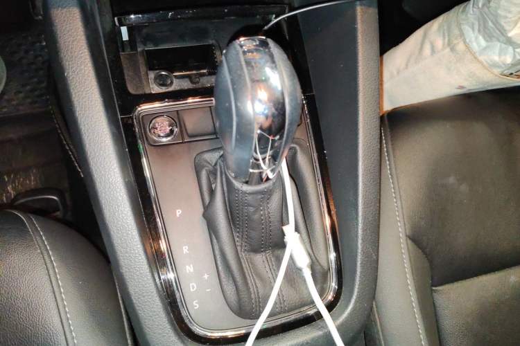 Used Volkswagen Sagitar 2018 1.6L Automatic Comfort Model Gear Lever
