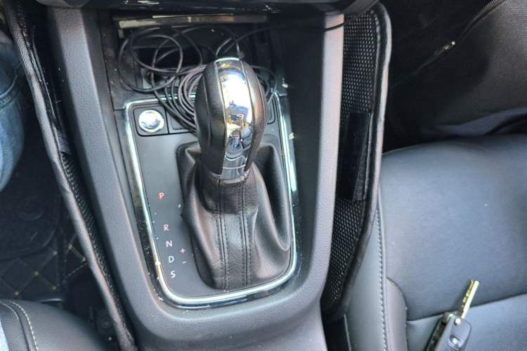 Used Volkswagen Sagitar 2018 1.6L Automatic Comfort Model Gear Lever
