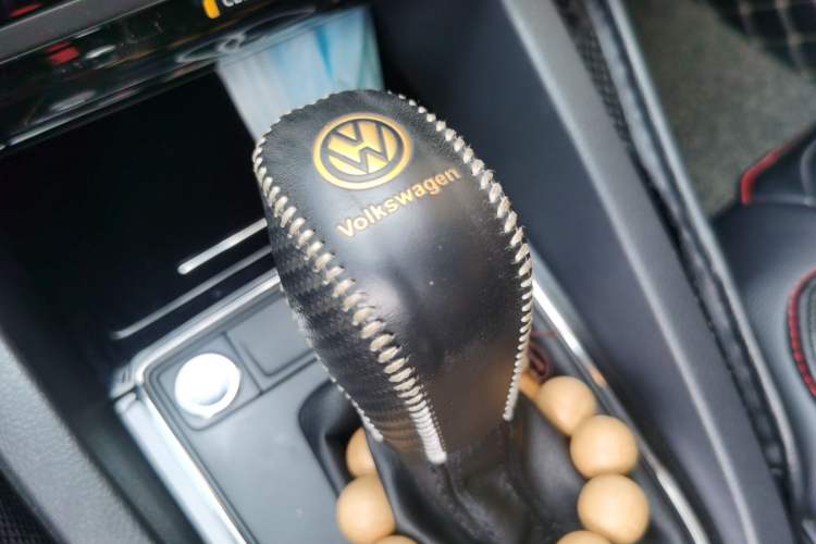 Used Volkswagen Sagitar 2018 1.6L Automatic Comfort Model Gear Lever