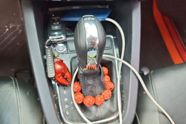Used Volkswagen Sagitar 2018 180TSI DSG Prestige Edition Gear Lever