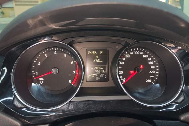 Used Volkswagen Sagitar 2018 1.6L Automatic Comfort Model Instrument Cluster