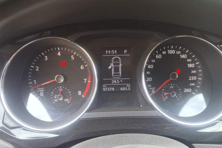 Used Volkswagen Sagitar 2018 180TSI DSG Prestige Edition Instrument Cluster
