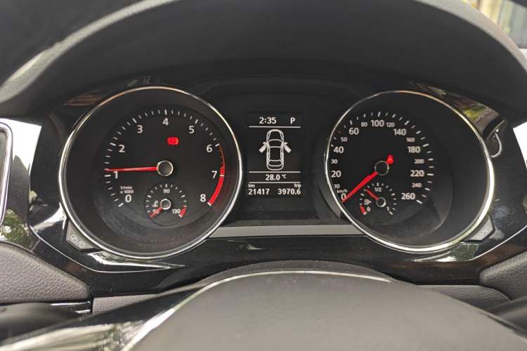Used Volkswagen Sagitar 2018 280TSI DSG Ignite Edition Instrument Cluster