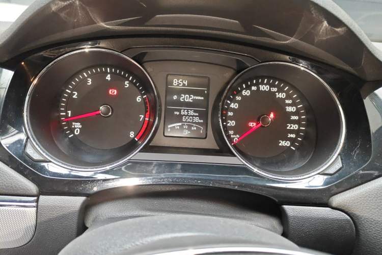 Used Volkswagen Sagitar 2018 1.6L Manual Comfort Model Instrument Cluster