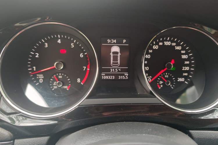 Used Volkswagen Sagitar 2018 280TSI DSG Ignite Edition Instrument Cluster