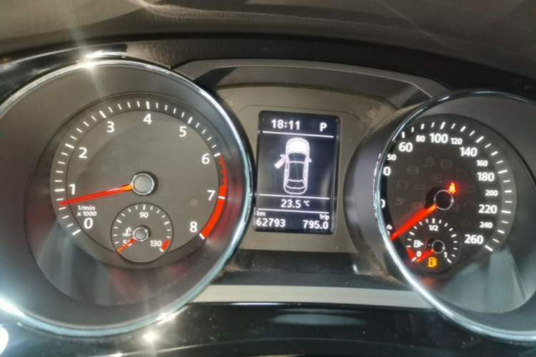 Used Volkswagen Sagitar 2018 280TSI DSG Comfort Model Instrument Cluster