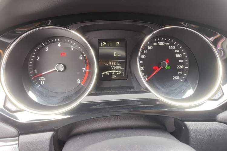 Used Volkswagen Sagitar 2018 1.6L Automatic Comfort Model Instrument Cluster