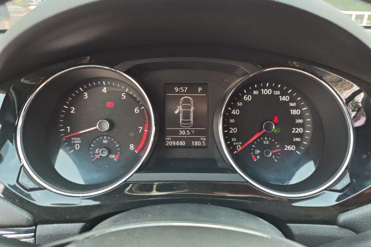 Used Volkswagen Sagitar 2018 180TSI DSG Prestige Edition Instrument Cluster