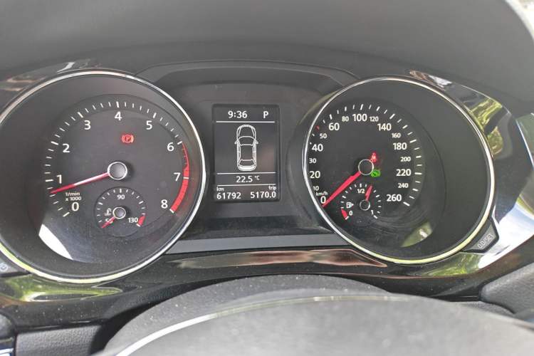 Used Volkswagen Sagitar 2018 280TSI DSG Comfort Model Instrument Cluster