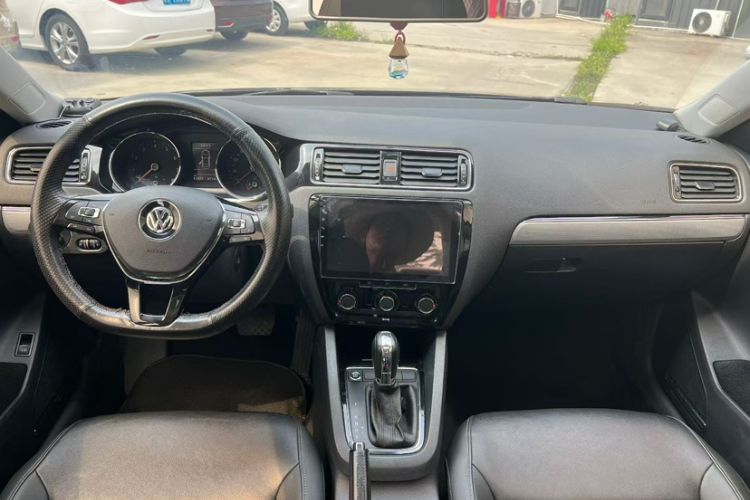 Used Volkswagen Sagitar 2018 280TSI DSG Ignite Edition Interior 2
