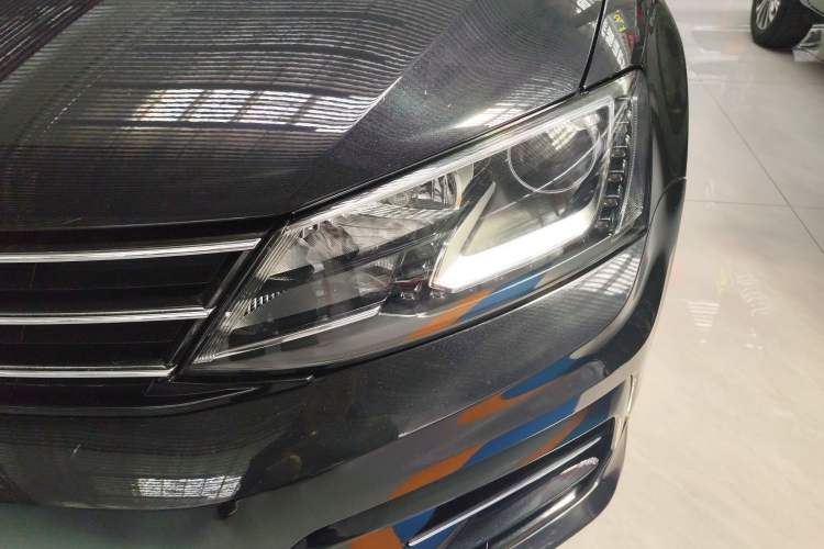 Used Volkswagen Sagitar 2018 280TSI DSG Ignite Edition Left Front Headlight