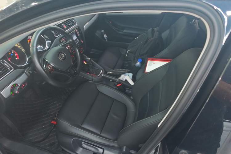 Used Volkswagen Sagitar 2018 1.6L Automatic Comfort Model Left Front Seat