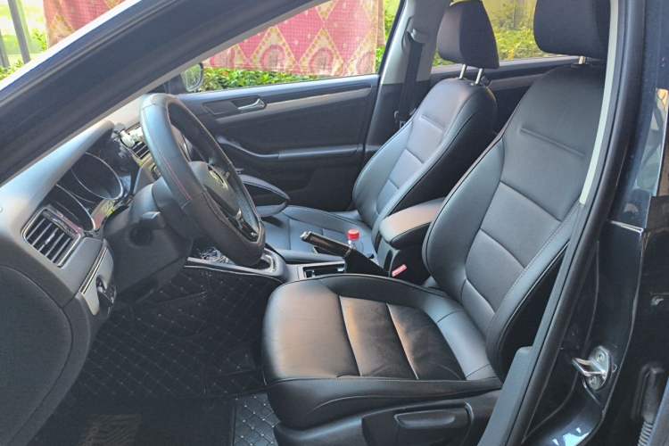 Used Volkswagen Sagitar 2018 1.6L Automatic Comfort Model Left Front Seat