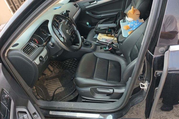Used Volkswagen Sagitar 2018 280TSI DSG Comfort Model Left Front Seat