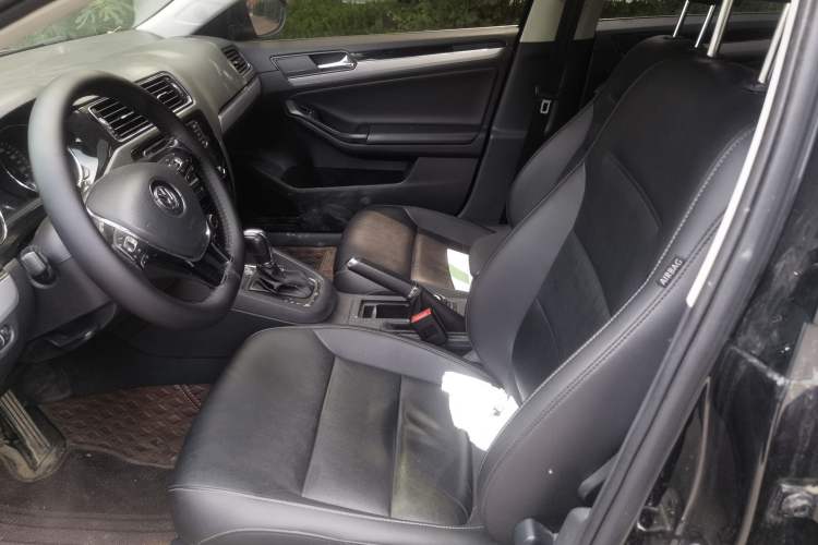 Used Volkswagen Sagitar 2018 1.6L Automatic Comfort Model Left Front Seat