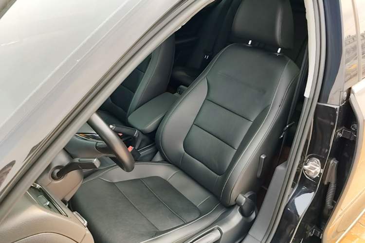 Used Volkswagen Sagitar 2018 280TSI DSG Comfort Model Left Front Seat