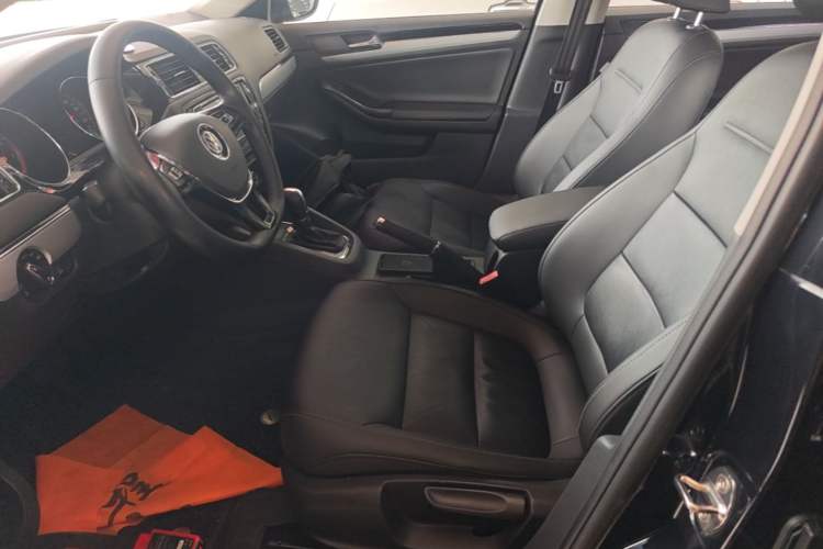 Used Volkswagen Sagitar 2018 1.6L Automatic Comfort Model Left Front Seat