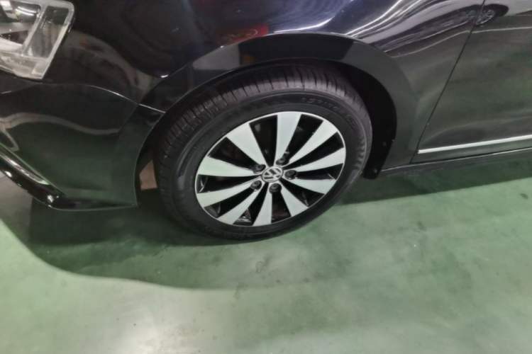 Used Volkswagen Sagitar 2018 280TSI DSG Comfort Model Left Front Wheel Hub