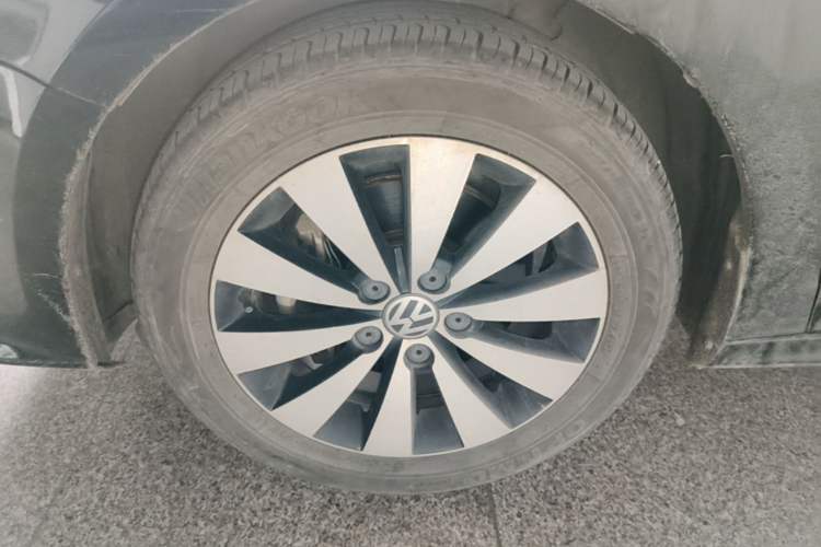 Used Volkswagen Sagitar 2018 280TSI DSG Comfort Model Left Front Wheel Hub