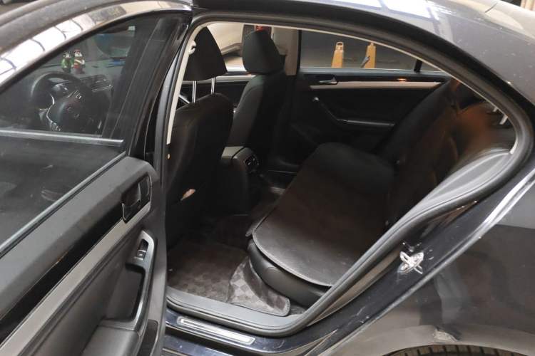 Used Volkswagen Sagitar 2018 1.6L Manual Comfort Model Left Rear Seat