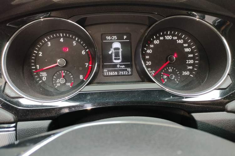 Used Volkswagen Sagitar 2018 180TSI DSG Prestige Edition Odometer Close Up