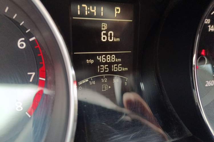 Used Volkswagen Sagitar 2018 1.6L Automatic Comfort Model Odometer Close Up