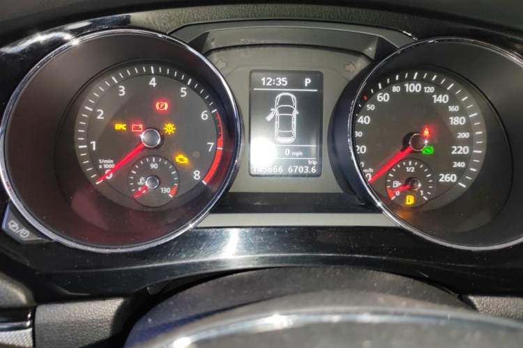 Used Volkswagen Sagitar 2018 280TSI DSG Comfort Model Odometer Close Up