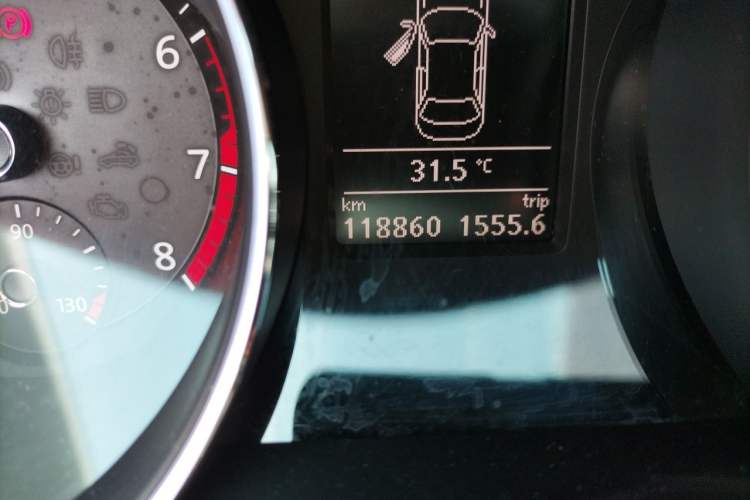Used Volkswagen Sagitar 2018 180TSI DSG Prestige Edition Odometer Close Up