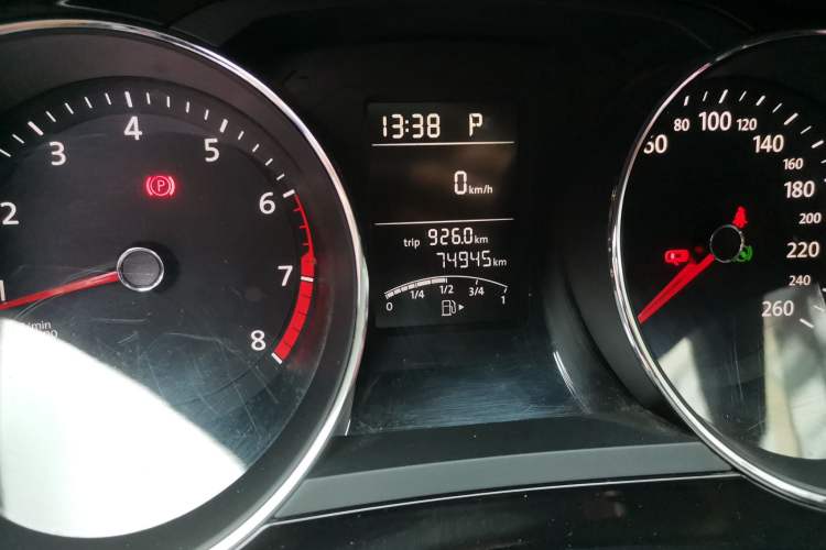 Used Volkswagen Sagitar 2018 1.6L Automatic Comfort Model Odometer Close Up