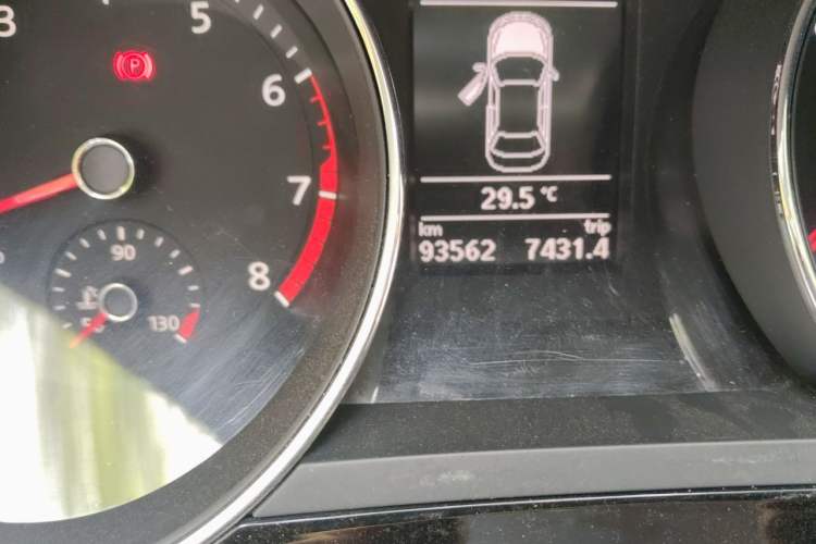 Used Volkswagen Sagitar 2018 180TSI DSG Prestige Edition Odometer Close Up