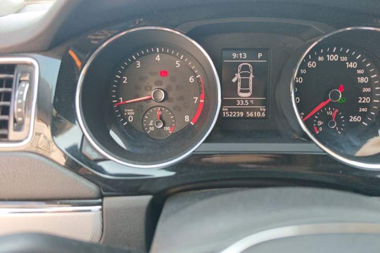 Used Volkswagen Sagitar 2018 280TSI DSG Comfort Model Odometer Close Up