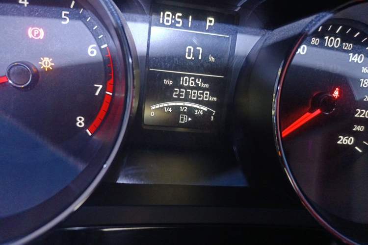 Used Volkswagen Sagitar 2018 1.6L Automatic Comfort Model Odometer Close Up