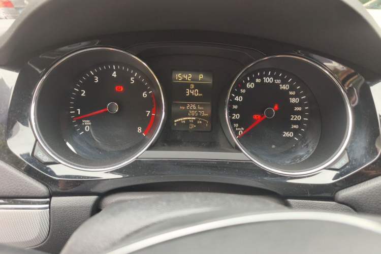 Used Volkswagen Sagitar 2018 1.6L Automatic Comfort Model Odometer Close Up