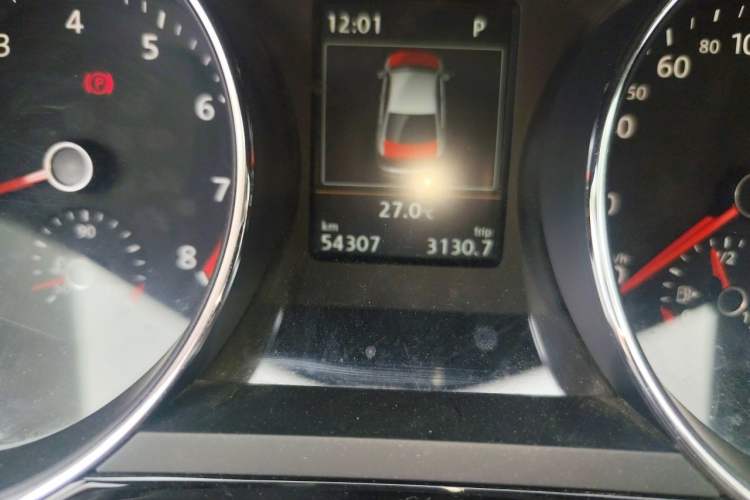 Used Volkswagen Sagitar 2018 280TSI DSG Luxury Model Odometer Close Up