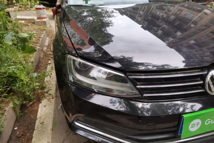 Used Volkswagen Sagitar 2018 1.6L Automatic Comfort Model Right Front Headlight