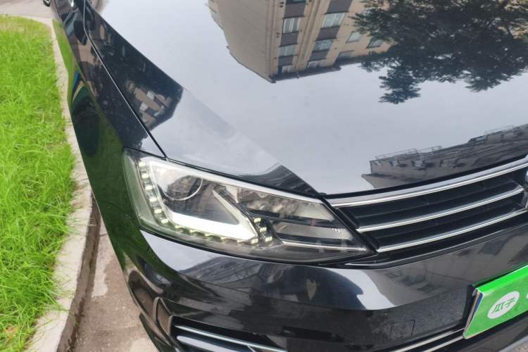 Used Volkswagen Sagitar 2018 280TSI DSG Ignite Edition Right Front Headlight