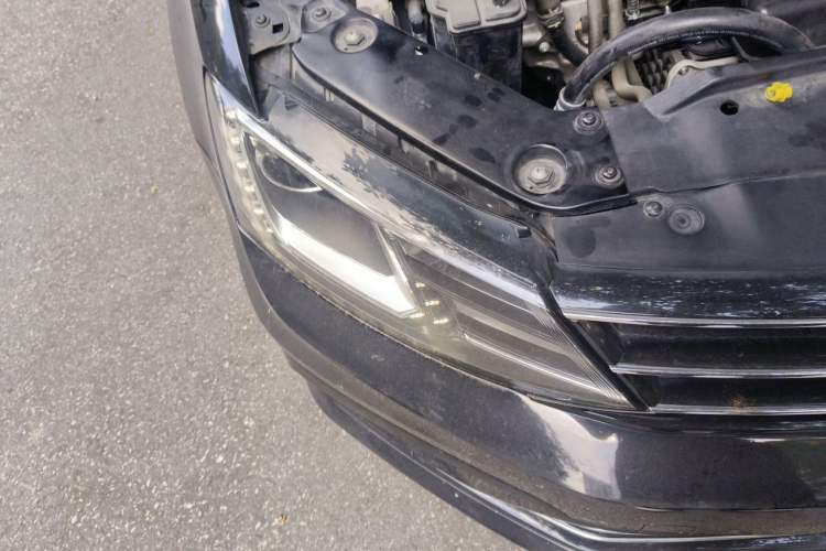 Used Volkswagen Sagitar 2018 280TSI DSG Ignite Edition Right Front Headlight