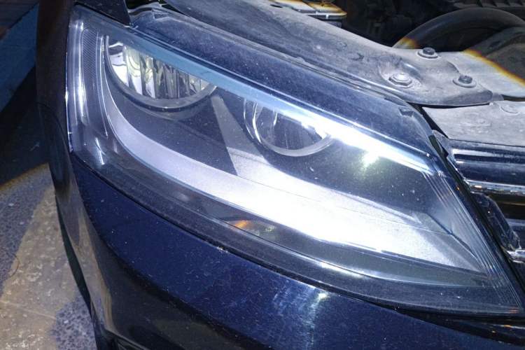 Used Volkswagen Sagitar 2018 1.6L Automatic Comfort Model Right Front Headlight