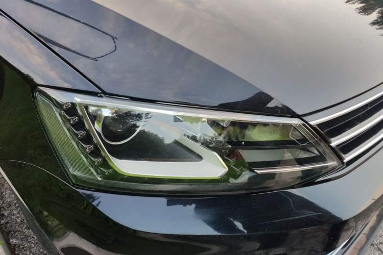 Used Volkswagen Sagitar 2018 280TSI DSG Ignite Edition Right Front Headlight