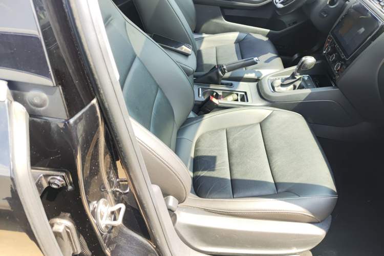Used Volkswagen Sagitar 2018 280TSI DSG Ignite Edition Right Front Seat