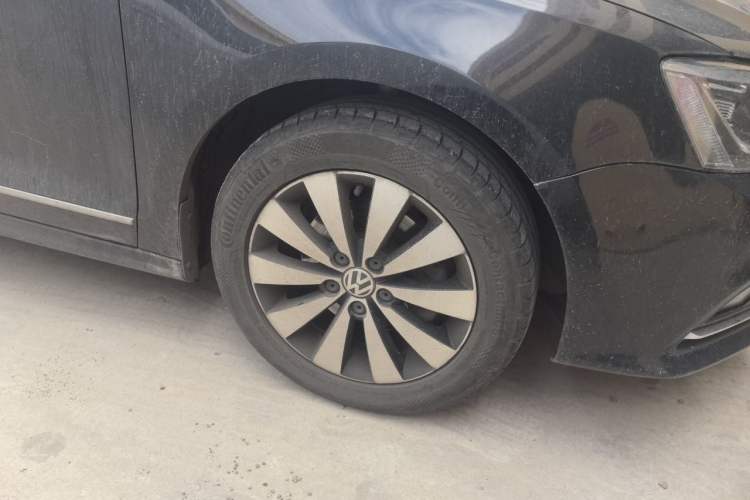 Used Volkswagen Sagitar 2018 180TSI DSG Prestige Edition Right Front Wheel Hub